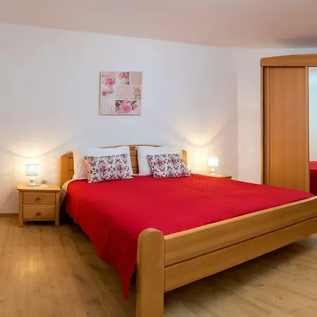 Emi Apartman *