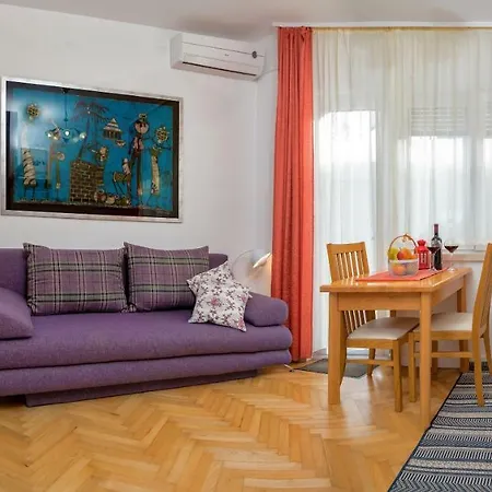 Apartment Emi