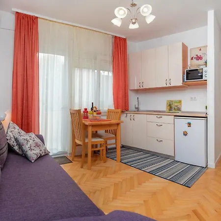 Apartment Emi Split